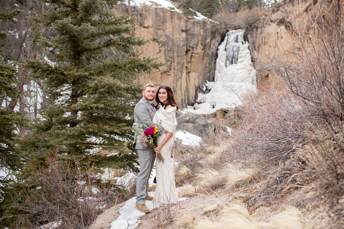 Elope in the Moutains